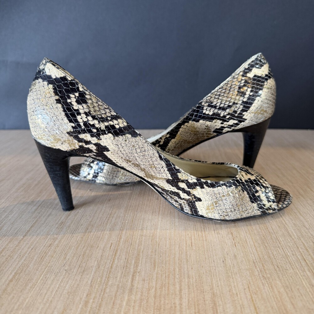 Via Spiga Shoes Womens Size 7.5 Gold Snake Print Leather Peep Toe Heels Pumps